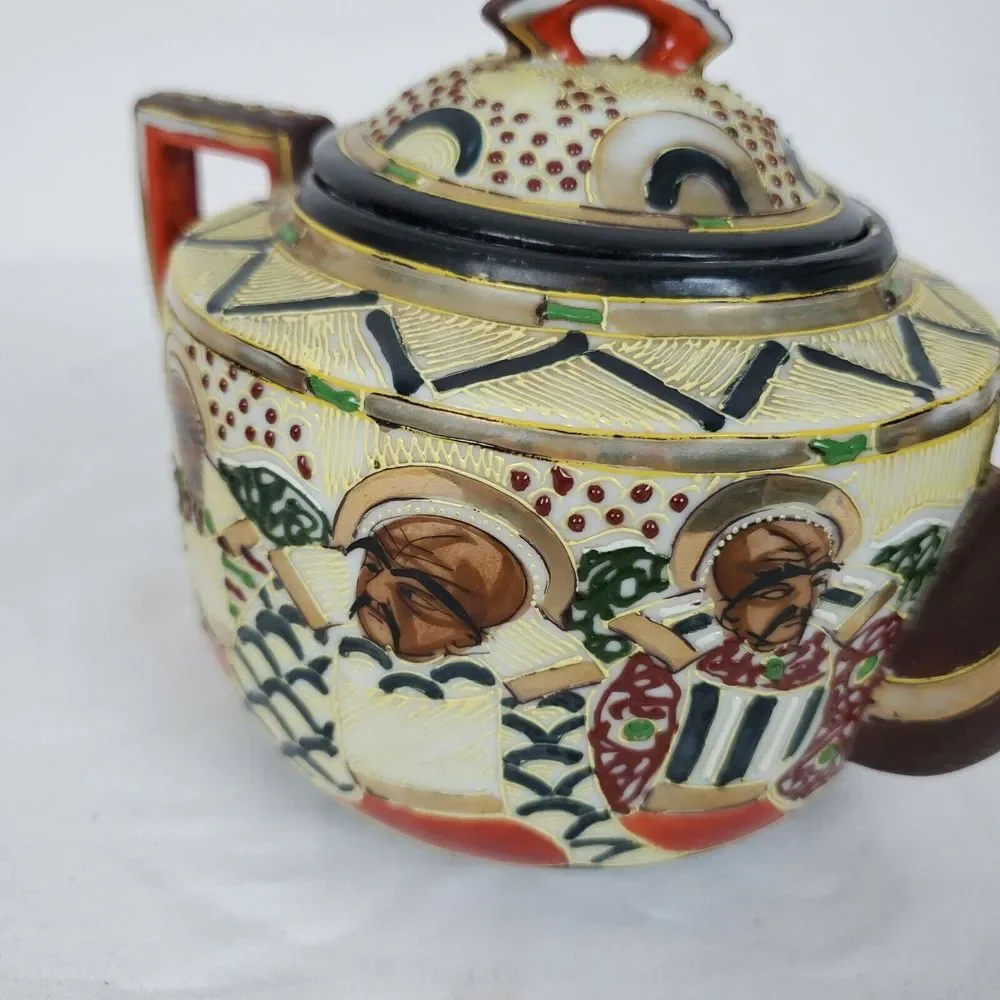 Vintage Hand Painted Geisha Samurai‎ Lotus Flower Tea Pot Made in Japan GUC